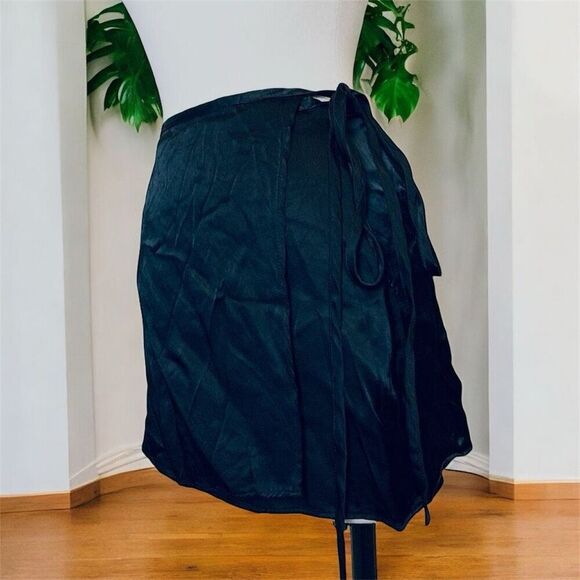 Zara Satin Wrap Black Solid Mini Skirt Small S Retro - Picture 1 of 5